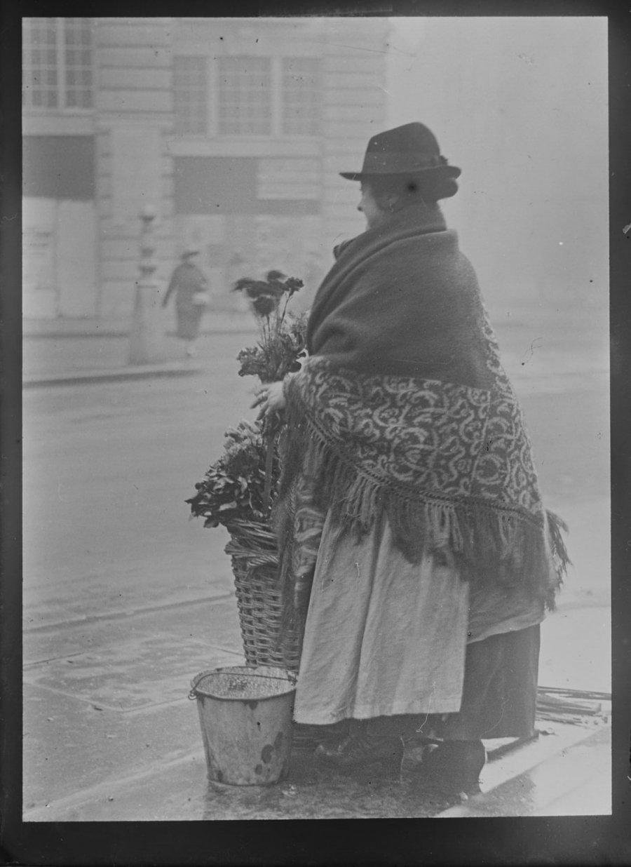 La Venditrice di Fiori (Londra, 1909)